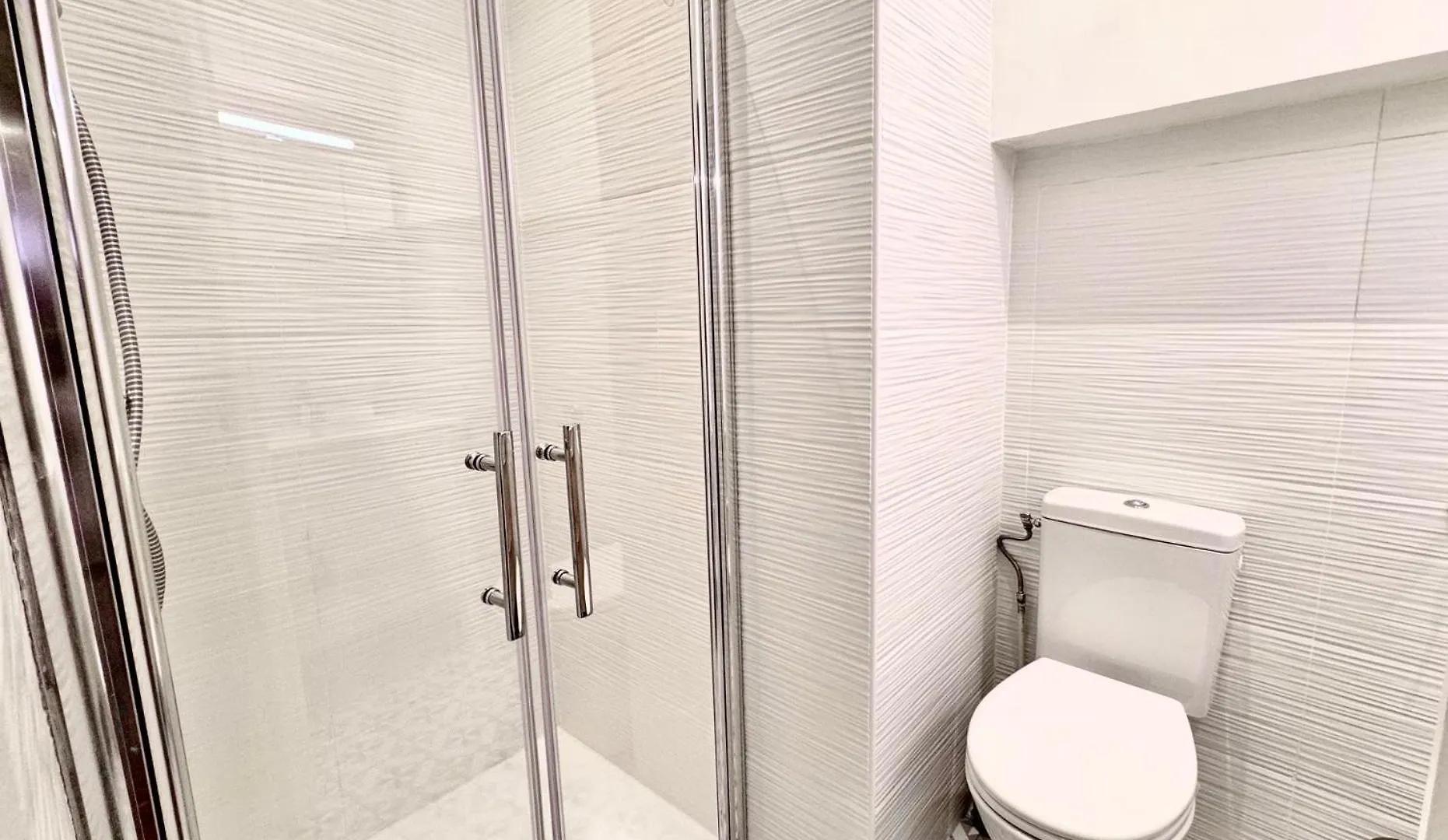Aparthotel Riviera: Old Town Grand Apartment Near Promenade Nice