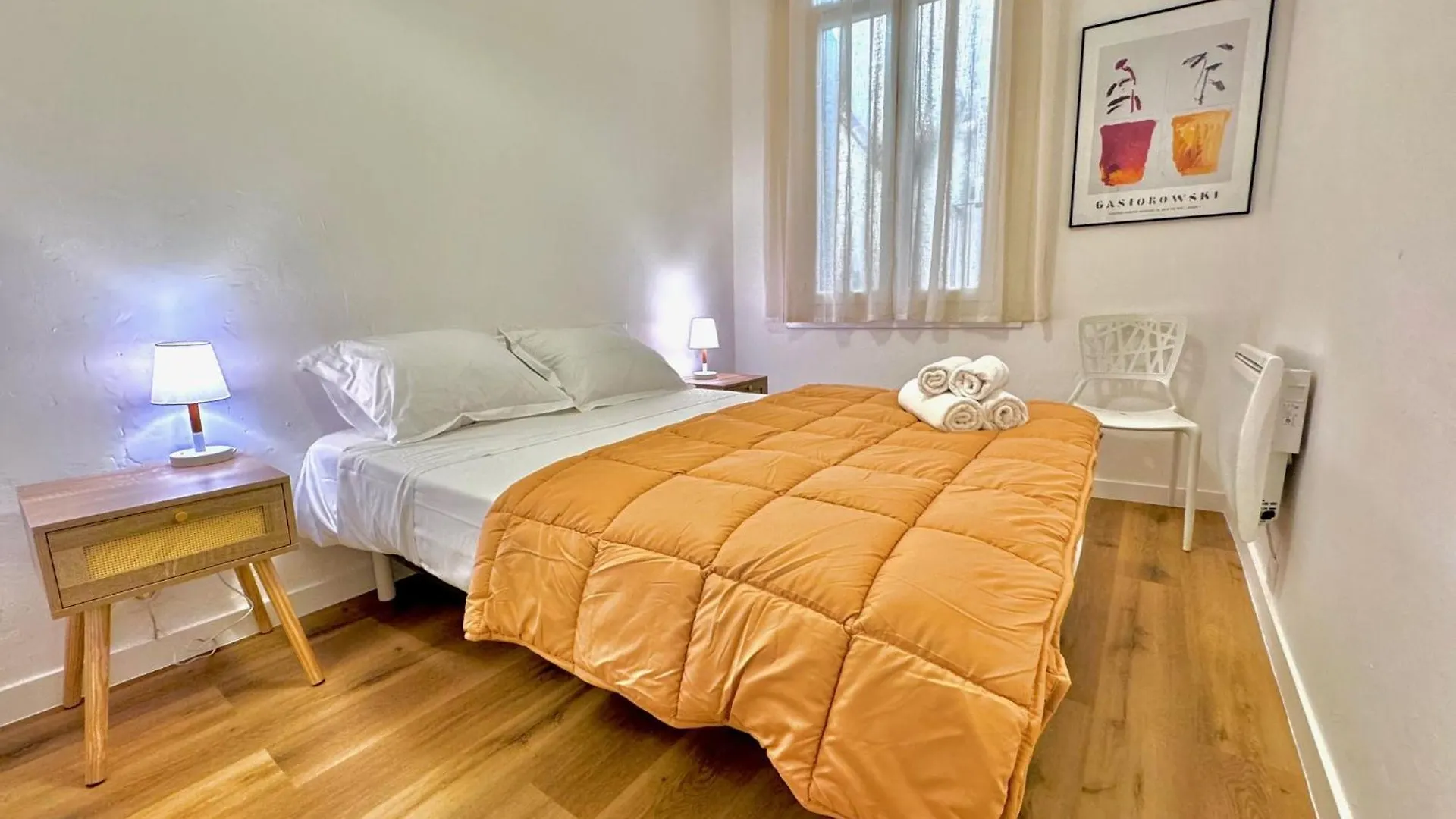 Aparthotel Riviera: Old Town Grand Apartment Near Promenade Nice France