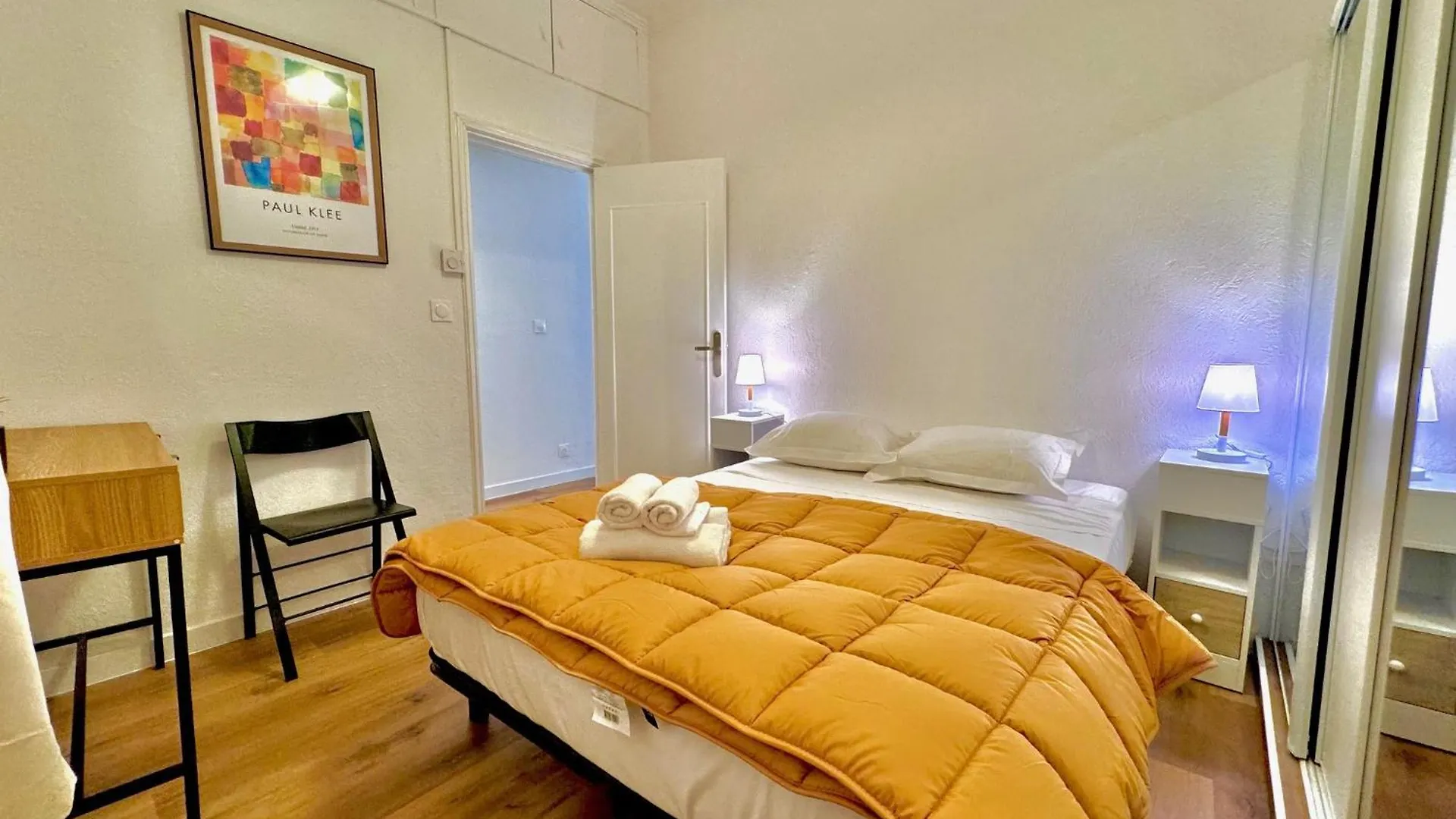 Aparthotel Riviera: Old Town Grand Apartment Near Promenade Nice